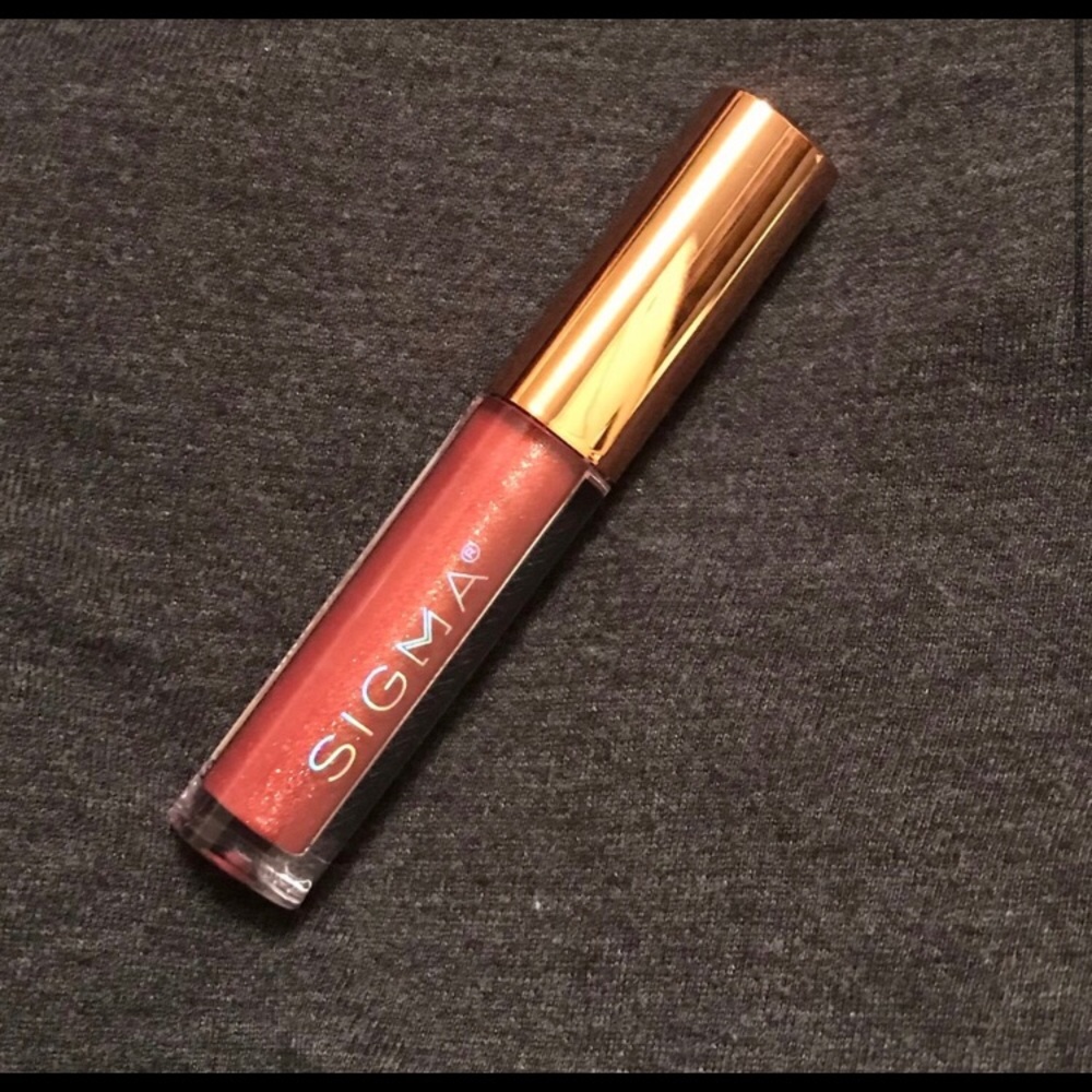 Sigma Lipgloss